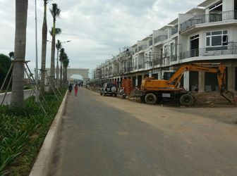 Nhà Phố Liền Kề,50 Căn Mặt Tiền 25m Giao Nhà Ngay, Đầy Đủ Tiện Ích