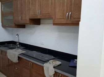 Bán Gấp Nhà Đường Láng Ôtô Đỗ Cửa Kinh Doanh Tốt. DT 38m2,MT 3,3m-5 Tầng- Giá 4.6 Tỷ.