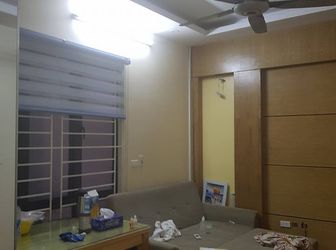 Bán Nhà Mặt Phố Lạc Long Quân 35M2 X 5 Tầng, Mt 6M, Vị Trí Đỉnh, Kd Khủng, 11 Tỷ.