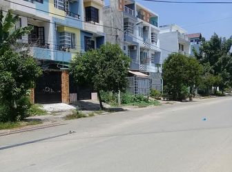 Nhà 88m2 Sổ Hồng Riêng, Xây 3 Lầu, Mặt Tiền Đường 20m Kdc Ứng Thành P7.Q8