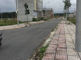 Bán Đất Nền Sổ Hồng Thổ Cư 100% , Gần Cây Xăng 75 , Đường Đồng Khởi.