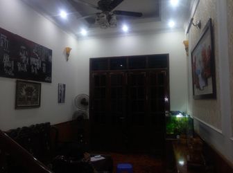 Nhà Đẹp Hoàng Văn Thái, Ô Tô Tránh, Kinh Doanh