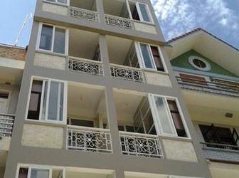 Bán Gấp Nhà Đẹp Phố Hoàng Cầu Kinh Doanh 75M2 X7T, Gía 17.5 Tỷ.Ô Tô Đỗ Cửa Ngày Đêm