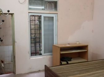  Chính Chủ Cho Thuê Nhà Nguyên Căn Giá Rẻ, Cạnh Đhgt, 2 Ph. Ngủ, 1 Khách, 1 Toilet, Sân, Tiện Cho Gd