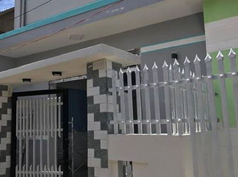 Bán Nhà Gác Lửng, 2 PN, 5x12 Cổng Lớn ở Đặng Công Bỉnh