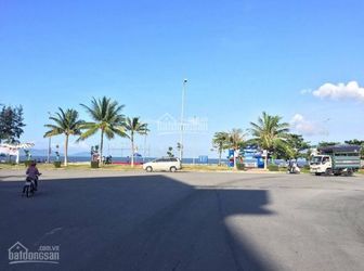 Bán Đất Gần Bệnh Viện Đối Diện Là Trung Tâm Hành Chính Quận Ra Biển 850M.