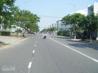 Bán Đất Gần Bệnh Viện Đối Diện Là Trung Tâm Hành Chính Quận Ra Biển 850M.