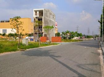 Sang Gấp 750 Triệu/360M2 Đất Thị Xã,Kề Tp.Thủ Dầu Một,Mặt Tiền Đường Nhựa 18M. 0901.430.755