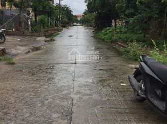 Bán Đất Biệt Thự Cột 3 Sau Nhà Hàng Bằng Lăng.Dt:280M2,mt:14M !!!