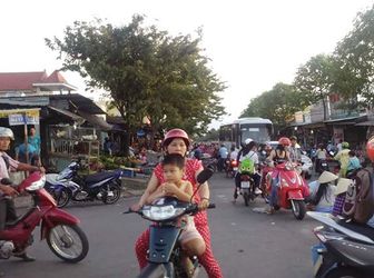 Sang Gấp 300M2 Đất Thổ Cư 100%, Dân Đông Tiện Ở Ngay Gần Chợ.