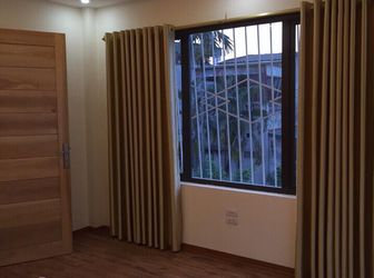 Bán Nhà Ngọc Lâm 35m2 X 5 Tầng Hiện Đại, Mt 4.2m, Ô Tô Đỗ Cửa, Ngõ Nông, 2.85 Tỷ.