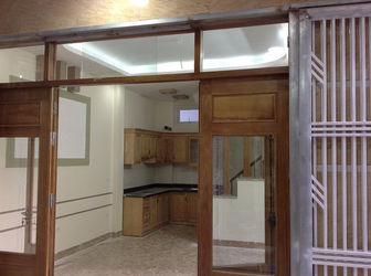 Cách Một Nhà Ra Phố Lớnthái Hà 54 M2, 5.6 Tỷ. Lh 0964533324.