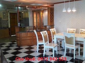 Căn Hộ 3 Phòng Ngủ Kèm Nội Thất Đầy Đủ Cho Thuê Tại Phú Hoàng Anh