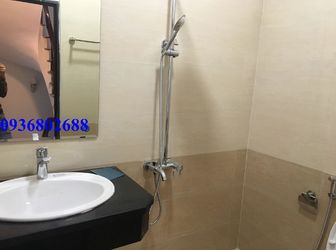 - Cần Bán Nhà Chuyển Đi Nơi Khác Đối Diện Cổng Trường Đại Học Kiểm Sát Kinh Doanh Cực