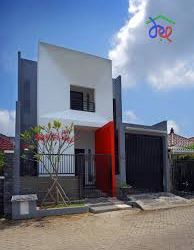 Nhà Phố Mặt Tiền, Cần Bán Gấp, Sổ Đỏ, Thủ Tục Nhanh - Gọn - Lẹ.