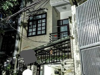 Bán Nhà Hxh Đậu Trước Nhà Đường Trần Hữu Trang. Lưu Thông Ra Được Nhiều Đường Lớn. Vị Trí Đẹp.