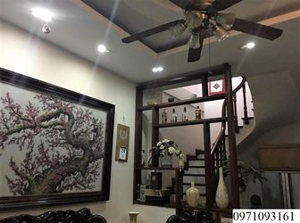 Bán Nhà Đẹp Hào Nam 5 Tầng, Ngõ 3m, 38m2. Giá 3.3 Tỷ.