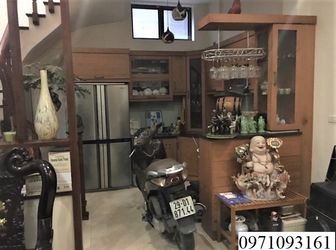 Bán Nhà Đẹp Hào Nam 5 Tầng, Ngõ 3m, 38m2. Giá 3.3 Tỷ.