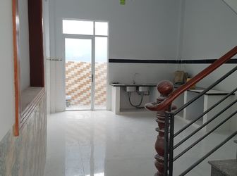 Nhà 1 Trệt 2 Lầu, Chỉ Cần Dọn Vào Ở, Không Cần Sữa Chữa