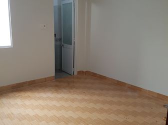 Nhà 1 Trệt 2 Lầu, Chỉ Cần Dọn Vào Ở, Không Cần Sữa Chữa