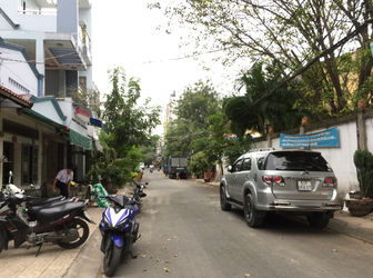 Nhà Mặt Tiền Đường Nội Bộ Khu Tên Lửa, Dt: 4X10M, 1 Lầu, 2Pn, 2Wc, Giá Rẻ