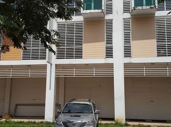 Vợ Chồng Cần Bán Gấp Căn Nhà Phố, Dân Cư Đông, Tiện Kinh Doanh, Shr