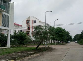 Vợ Chồng Cần Bán Gấp Căn Nhà Phố, Dân Cư Đông, Tiện Kinh Doanh, Shr