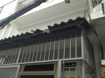 Bán Nhà Q.10 Lô Góc, 3T, 3 Mặt Thoáng Giá Cực Choáng 2.6 Tỷ.