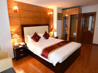 Bán Nhà Mặt Ngõ Phố Nguyễn Khánh Toàn, 8 Tầng, Thang Máy, Cho Thuê 42 Triệu/Tháng.