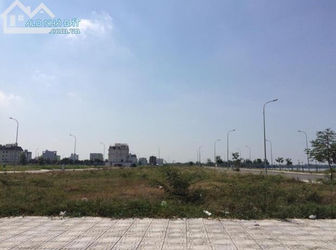 Quận 9. Mặt Tiền Nguyễn Xiển. Cần Thì Alo.