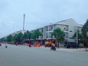 Bán Nhà 1 Trệt 2 Lầu Sân Thượng 150M Mỹ Phước 3 Đường Na7 Lh: 0938.82.86.80
