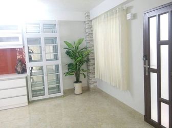 Bán Nhà Giá Rẻ Bèo Tại Trung Tâm Phú Nhuận  27M2 Giá 2.2 Tỷ, Cầm Bá Thước.