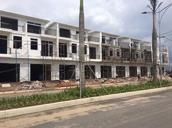 Nhà Phố Phúc An City Mặt Tiền Đường Tl824 Cách Hóc Môn 1Km