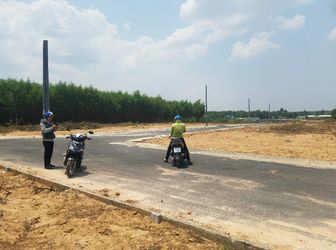 Đất Đối Diện Khu Công Nghiệp Long Đức Giá Chỉ 330Triệu / Nền