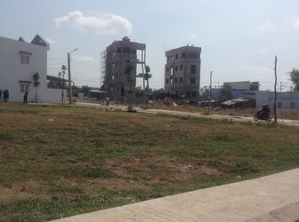 Đất Nền Thổ Cư Đối Diện Mặt Tiền Chợ Rạch Kiến, Shr, Dt: 5X16M2, Giá 875 Triệu/Nền. Chính Chủ