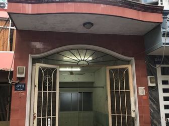 Cần Bán Nhà Quận Tân Phú, Thuận Tiện Đi Lại, Giá 3 Tỷ 50 Triệu, Có Thương Lượng Chút Ít.