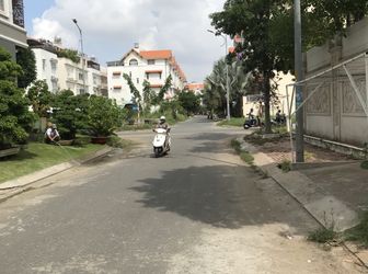 Cần Vốn Làm Ăn Bán Nhanh Lô Bt Khu Him Lam . Diện Tích 10X20M. Giá 120 Tr /m2 . Q7