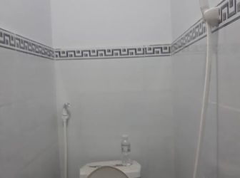 Nhà Lê Văn Lương, 2 Lầu, 2 Phòng Ngủ, Ở Hẻm Xe Hơi