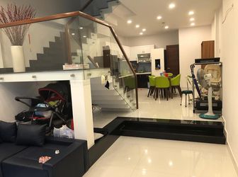 Hai Vợ Chồng Cần Bán Gấp Nhà 70M2, 4 Tầng, 6,3 Tỷ. Ngay Đường Lê Văn Sỹ. Hẻm Xe Hơi 