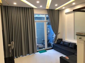 Hai Vợ Chồng Cần Bán Gấp Nhà 70M2, 4 Tầng, 6,3 Tỷ. Ngay Đường Lê Văn Sỹ. Hẻm Xe Hơi 