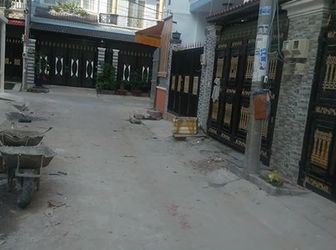 Nhà Lê Văn Lương, 1 Lầu, 4 Phòng Ngủ, Dt 99M2, Hẻm Xe Hơi.