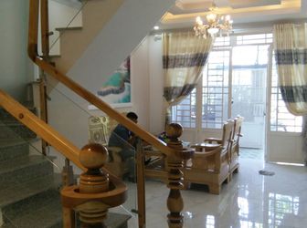 Nhà Có Sổ Hồng Riêng, 1 Lầu, 4 Phòng Ngủ, Diện Tích 99M2, Ở Lê Văn Lương.