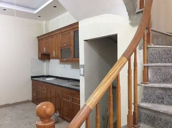 Bán Nhà Cầu Giấy, Mặt tiền 5M x 55M2, Ngõ Rộng, Sân Riêng, Nhà Có Ban Công, Giá 3,9 Tỷ.