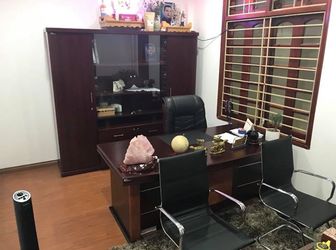 Bán Nhà Kinh Doanh Mặt Phố Nguyên Hồng 90M2 Giá 37.5 Tỷ