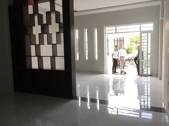 Nhà Nguyễn Bình, 2 Lầu, 4 Phòng ngủ, Hẻm Xe Hơi .