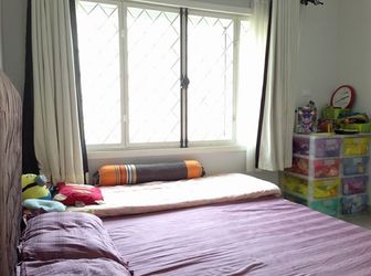      Bán Nhà Cực Đẹp Tôn Thất Tùng, Kinh Doanh Tốt, Sân Rộng, Mt 4M, 2.6 Tỷ