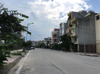 Cần Bán 2 Ô Đất Cạnh Nhau Nằm Trên Trục Đường Chính Trung Tâm Hồng Hải-Hạ Long.180 M2- 76 Triệu/m2