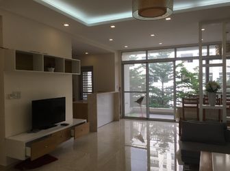 Cần Cho Thuê Căn Hộ Star Hill, DT: 133M2, Giá 1200 USD/Tháng. Lh: 09381210176 Gặp Vân