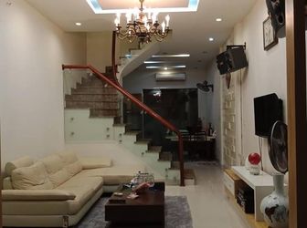 Nhà Đẹp! Giá Tốt! Nội Thất Lung Linh! Phố Đê La Thành 40 M2 X 4Tầng, 2.7 Tỷ