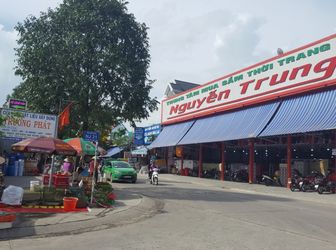 Lô Đất 360M2 Giá 780 Triệu/Nền. Và Dãy Trọ Gồm 2Kiot + 14 Phòng.